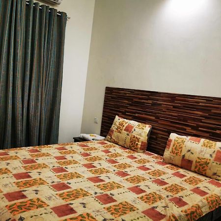 Gulshan Guest House การาจี ภายนอก รูปภาพ