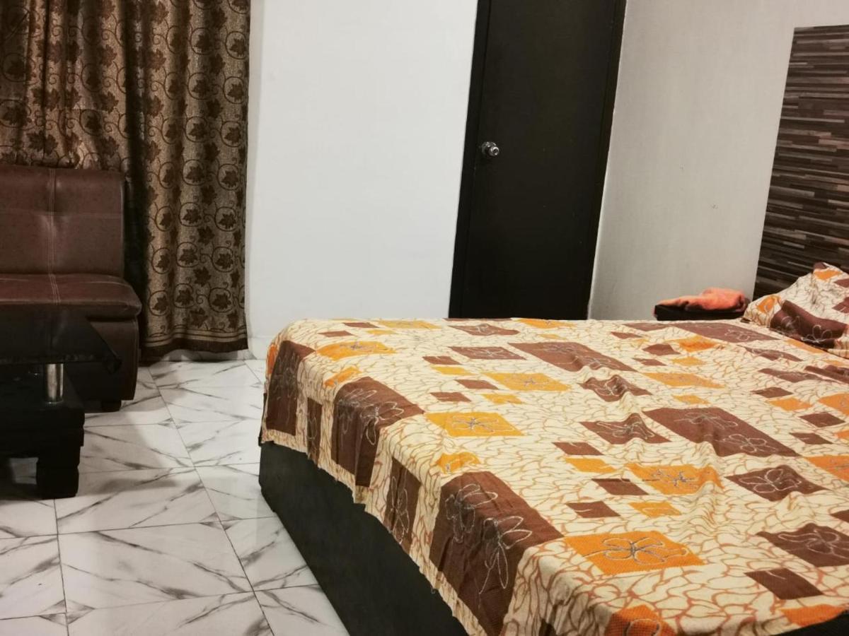 Gulshan Guest House การาจี ภายนอก รูปภาพ