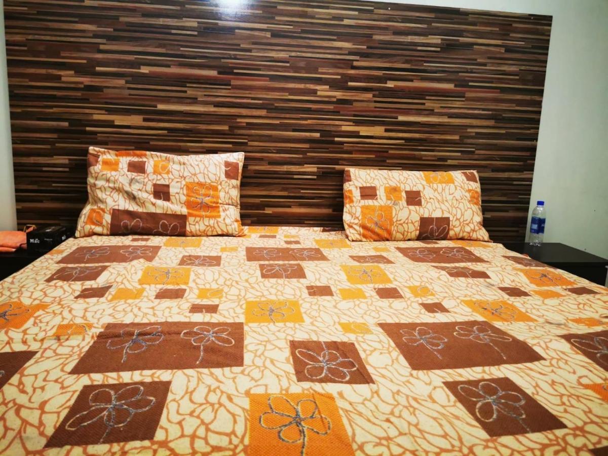 Gulshan Guest House การาจี ภายนอก รูปภาพ